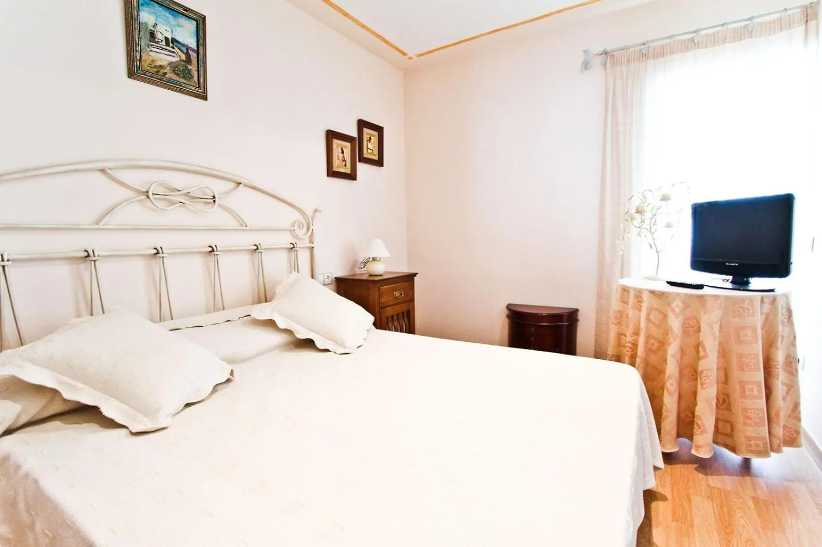 Rubens Planet Apartment 살루